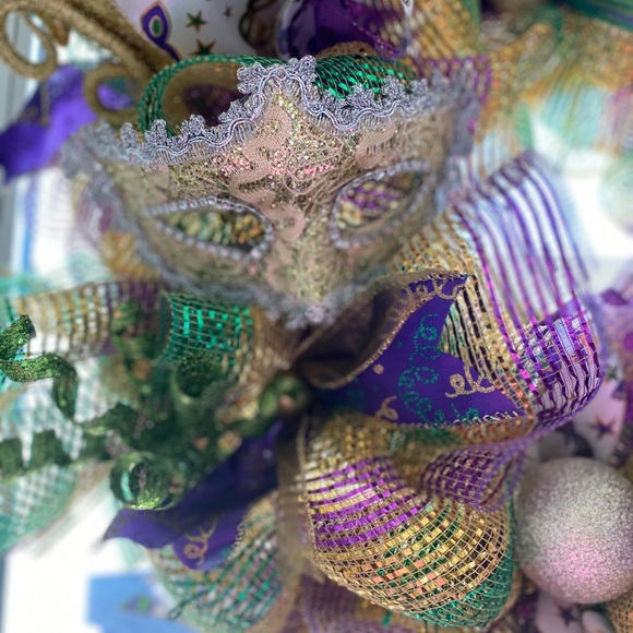 COPY - ***Handmade Mardi Gras Wreath*** - Picture 6 of 8